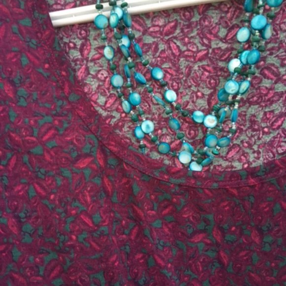 Choose subtle red & green this Holiday & get a dress you can wear all year! 2xl - Picture 5 of 8